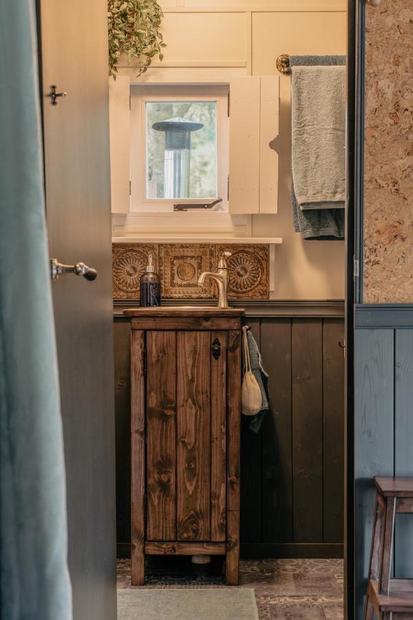 Pipowagen De Zwerveling Aan Zee Villa โอชต์คาเปลเล ภายนอก รูปภาพ